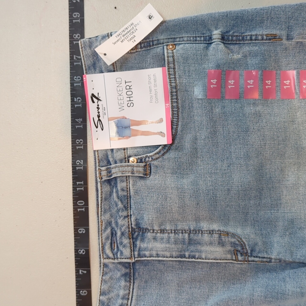 Seven7, Weekend Shorts, Light wash Jeans. Sz 14 - Picture 5 of 10